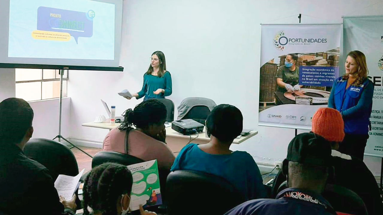 Projeto Connect auxilia migrantes em busca de emprego no Paraná